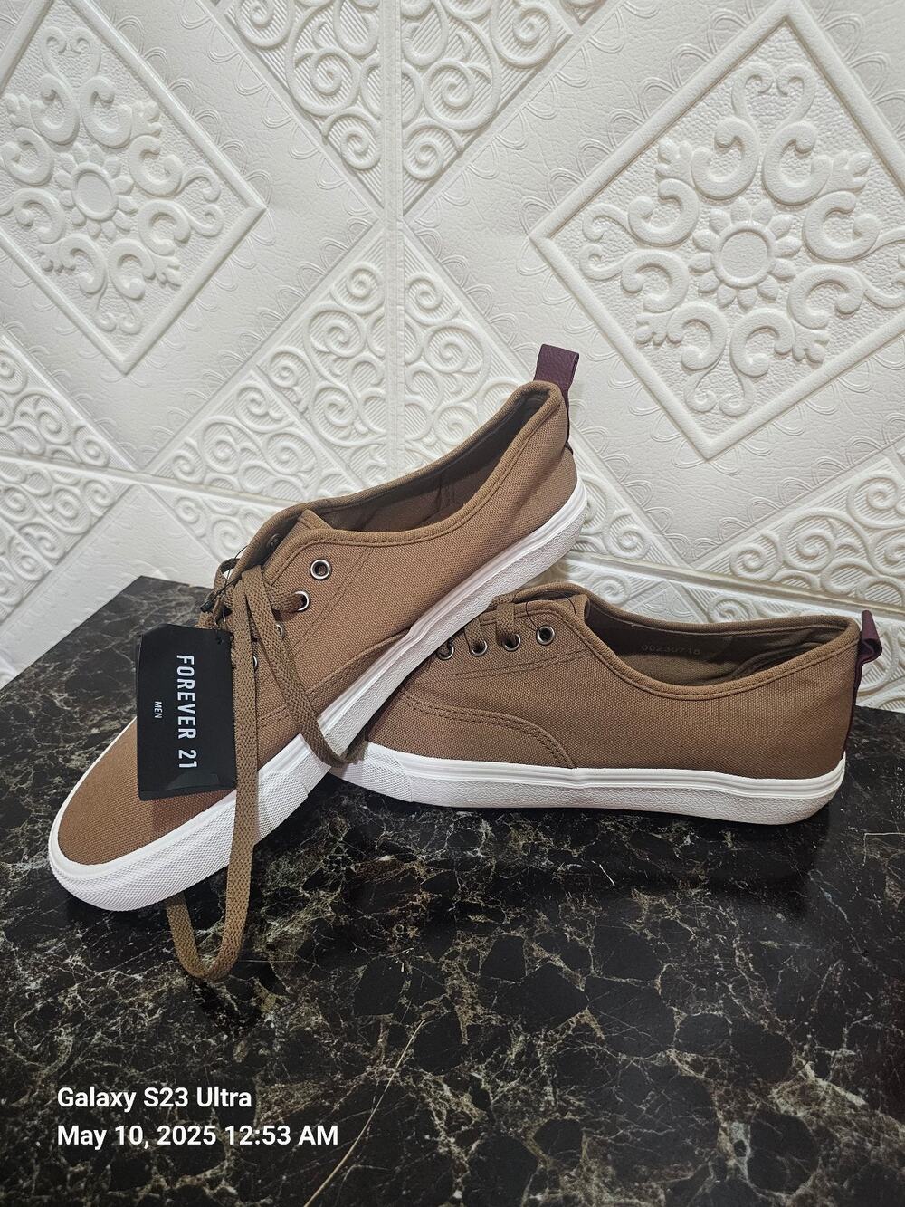 FOREVER 21 Men Khaki Solid Sneakers
